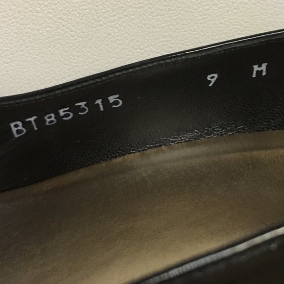 ST JOHN Black Soft Patent with Matte Gold Heel Pumps - Picture 15 of 15